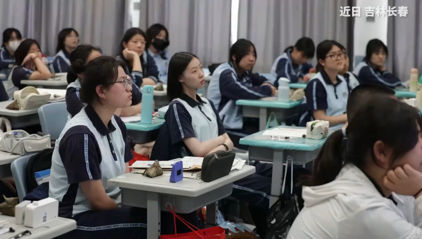赵昭仪回应社牛性格的养成,香港最准最快资料红姐图库统一彩图免费版,整体规划执行讲解_铂金版V14.99